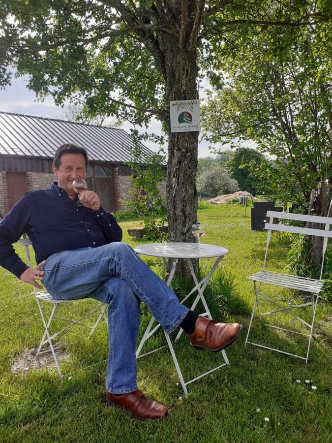 Le Repos Du Nomade B&B 7 Personnes Manhay Exterior foto